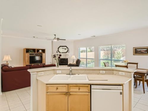 4333 Cyn Gln Cir, Austin TX  78732-2185 exterior