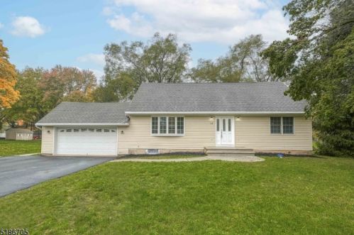 13 Ventura Dr, Bridgewater, NJ 08807-2514
