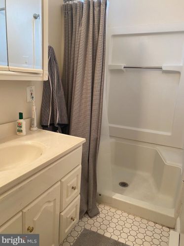 309 12th St, Philadelphia PA 19107-1221 exterior