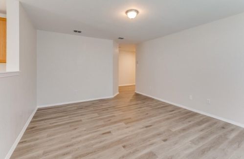 1609 Castle Ridge Rd, Fort Worth TX  76140-5755 exterior