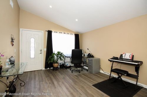 117 Milton Ave, Cliffwood, NJ 07721-1032