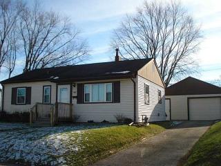 907 Barker Dr, Springfield, OH 45505-2711