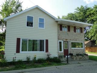 230 Valley View Dr, Jordan, MN 55352-1007