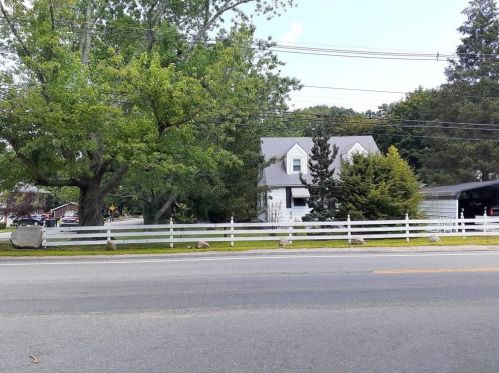 571 Knotty Oak Rd, Coventry, RI 02816-8222