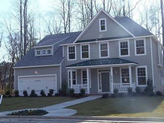 4818 Lake Shore Dr, Chesapeake, VA 23321-1384