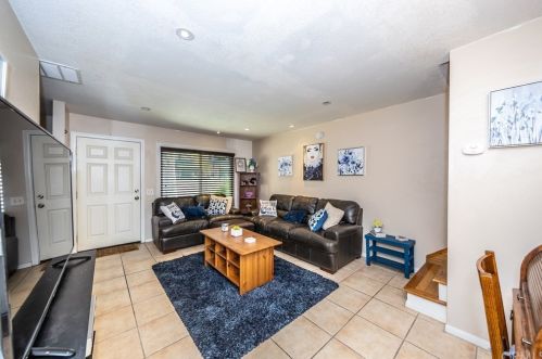 1709 Willow Woods Dr, Anaheim, CA 92807-1414
