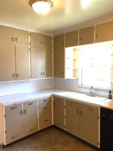 113 2nd St, Evan, MN 56266-4813