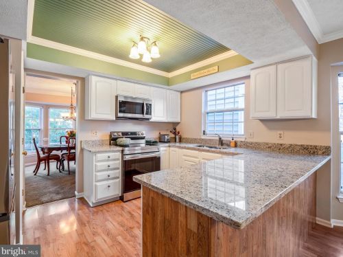 11203 Springfield Dr, Fredericksburg, VA 22408-1552