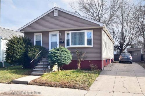 55 Victoria St, Providence, RI 02909-3945