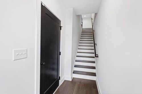 1330 Eastland Rd, Atlanta, GA 30316-0032