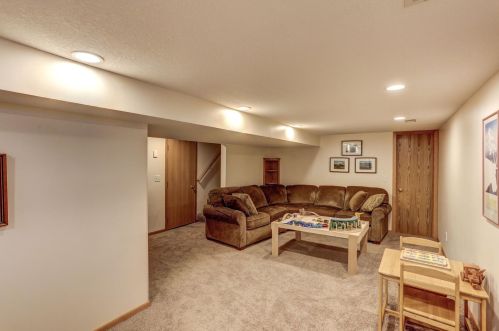 2233 Fernwood St, Saint Paul MN  55113-4311 exterior