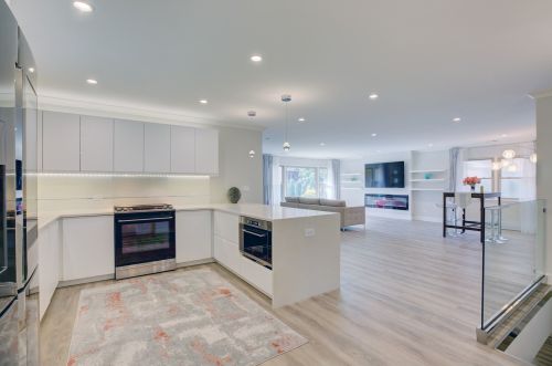 6906 Jarvis Ave, Niles IL  60714-4016 exterior