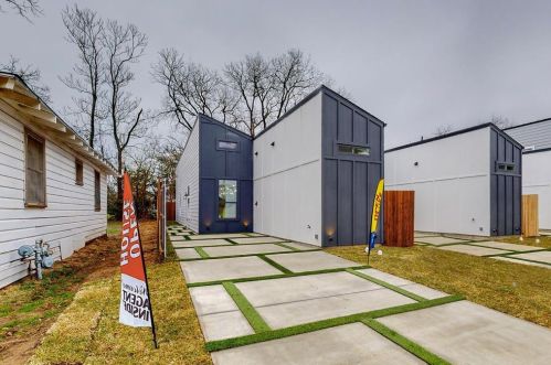 2239 Dyson St, Dallas, TX 75215-5135