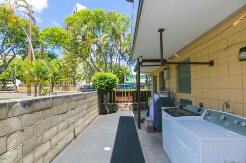 940 Punahou St, Honolulu HI  96822-4798 exterior