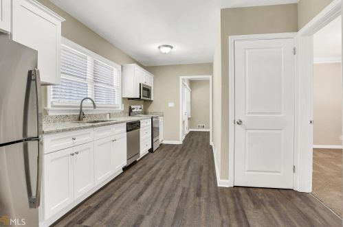 3020 Collier Dr, Atlanta GA  30318-7153 exterior
