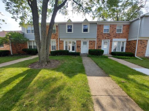 1046 Ashton Ct, Streamwood, IL 60107-2906