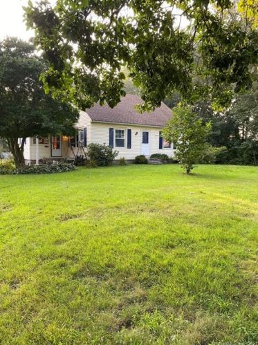 285 Freedley Rd, Pomfret Center, CT 06259-1210