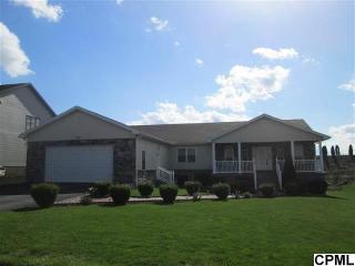 833 Wellington Dr, Carlisle PA  exterior