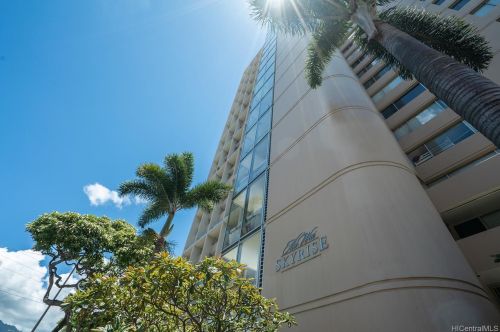 555 University Ave, Honolulu HI  96826-5003 exterior