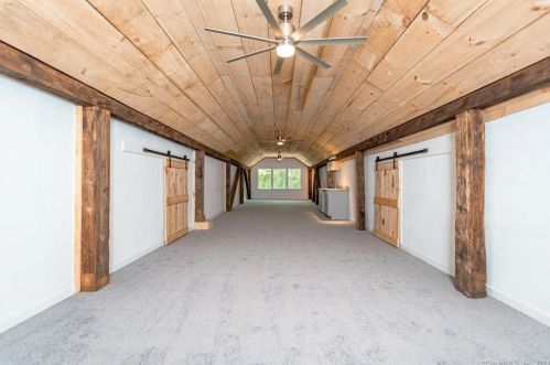 70 Peep Toad Rd, Killingly CT  06239-1522 exterior