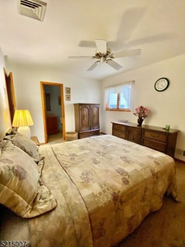 73 Lawrence Dr, Hackettstown NJ  07840-2525 exterior