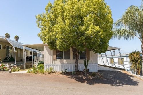 718 Sycamore Ave, Vista, CA 92083-7937