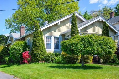 62 Fennbrook Rd, Hartford, CT 06119-2204