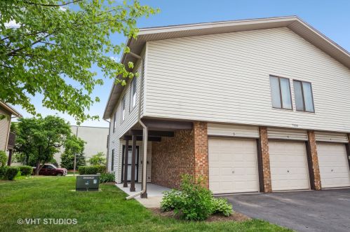 7555 Bristol Ln, Hanover Park, IL 60133-7263