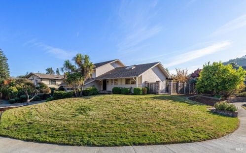 7 Hearthstone Ct, San Rafael, CA 94903-1305