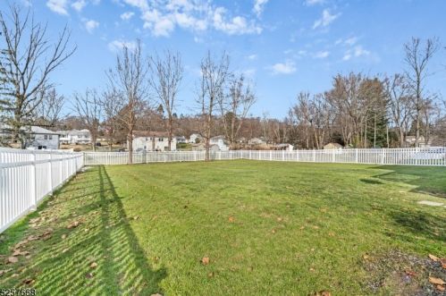 18 Meadow Ln, Hackettstown NJ  07840-4116 exterior