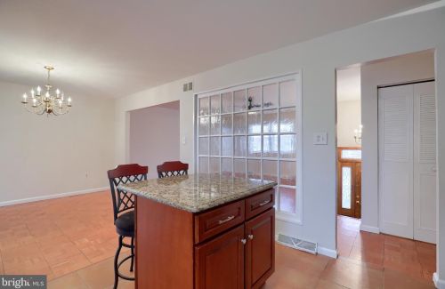 2860 Southwick Dr, Lancaster PA  17601-3549 exterior