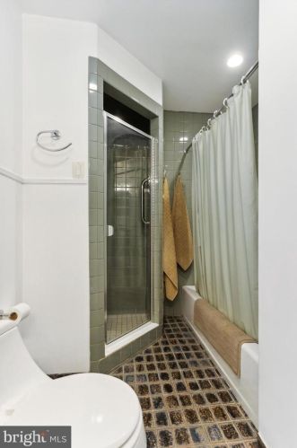 1204 10th St, Philadelphia PA 19147-5040 exterior