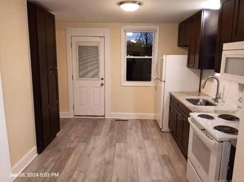 108 Hawthorne Ave, Derby CT  06418-1109 exterior