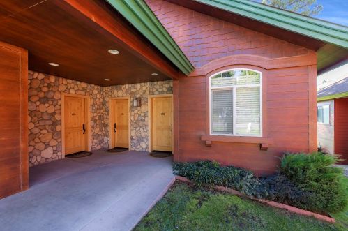 103 Highwood Cir, Peninsula Village, CA 96137-9615