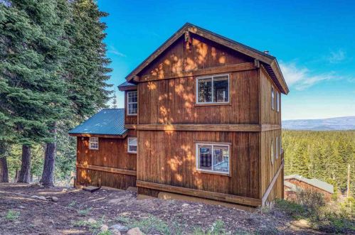 11896 Rhineland Ave, Truckee CA  96161-7070 exterior