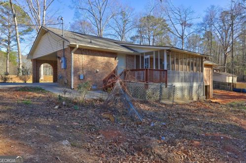 6495 Old Macon Hwy, Rex GA 30273-1852 exterior