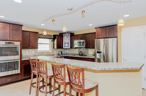 13006 Vinson Ct, Hazelwood, MO 63043-4707