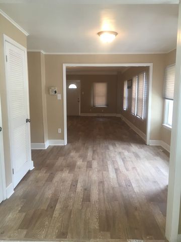 208 Berg Ave, Trenton, NJ 08610-4906