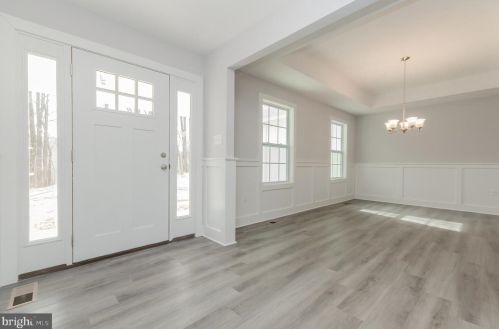 1039 Shirley Rd, Summit Point, WV 25446-3678