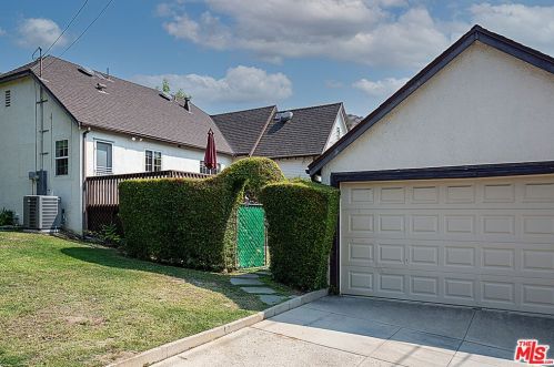 431 Scholl Dr, Glendale CA 91206-3045 exterior