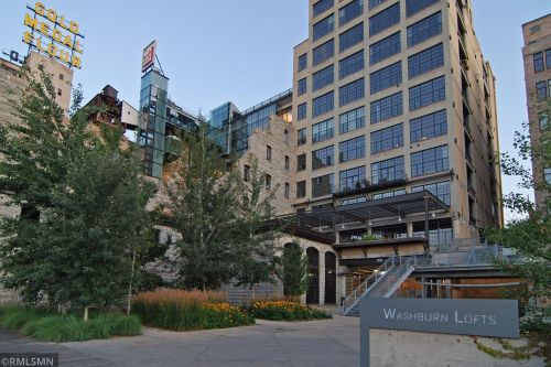 700 2nd St, Minneapolis MN  55414-2247 exterior