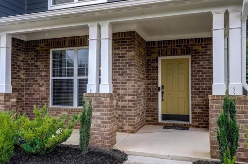 812 Cotton Creek Dr, Holly Springs, GA 30115-6343