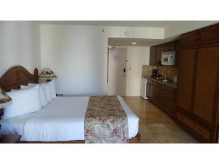 2045 Kalakaua Ave, Honolulu HI 96815-5118 exterior