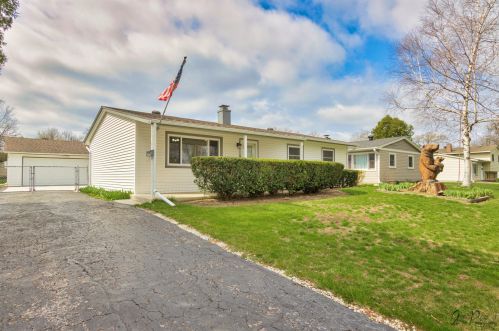18561 Judy Dr, Gurnee, IL 60031-1322