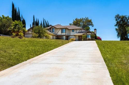 8079 Golden Star Ave, Riverside CA  92506-5710 exterior