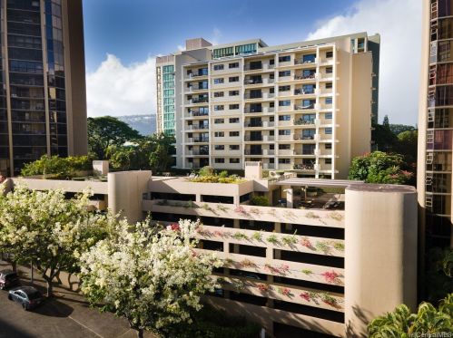 21 Craigside Pl, Honolulu HI  96817-1763 exterior