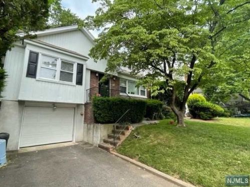 1344 Princeton Rd, Teaneck, NJ 07666-2821