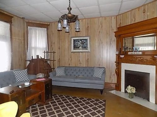 170 Grant Ave, Vandergrift, PA 15690-1202