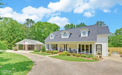 95 Travelers Pt, Toccoa, GA 30577-8339