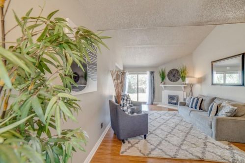 474 Maher Dr, Pueblo, CO 81007-1636